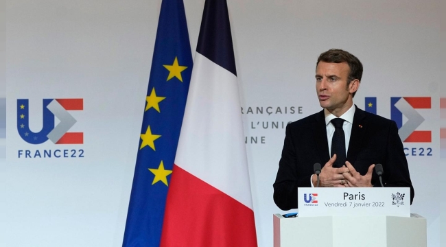 Macron: "AB, Moldova ve Gürcistan'ı desteklemeli"