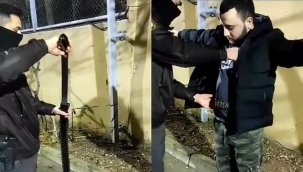 Suriyeli gencin kemerinden 60 cm'lik kılıç çıktı