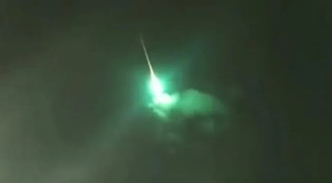 TUA: "Gökteki yeşil cisim bir meteor"