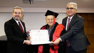 Türkiye'nin en yaşlı üniversite öğrencisi 82 yaşında