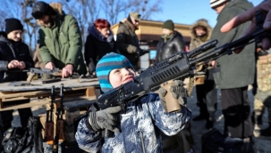 Ukrayna ordusu sivil halka askeri eğitim veriyor