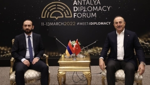 Çavuşoğlu, Ermeni mevkidaşı Mirzoyan ile görüştü