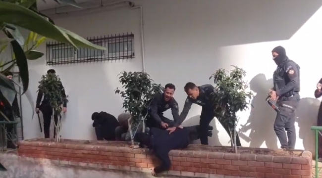 Furkan Vakfı'nın eylemine polisten sert müdahale