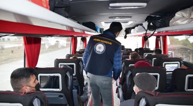 Huzur operasyonu: 1261 kaçak göçmen yakalandı