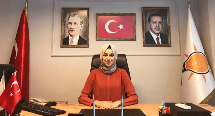 İBB meclis üyesi Amine Kaba partisinden istifa etti