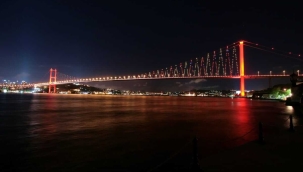 İstanbul Boğazı çift yönlü gemi trafiğine kapatıldı