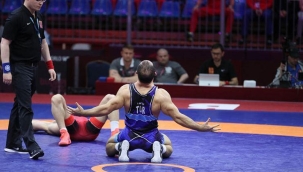 Milli güreşçi Aktürk Avrupa'dan altınla döndü