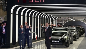 Musk, Tesla'nın Avrupa'daki ilk fabrikasını açtı