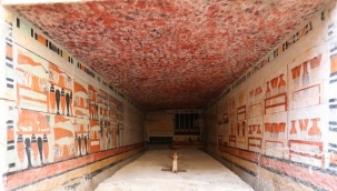 Sakkara'da antik döneme ait 5 mezar bulundu