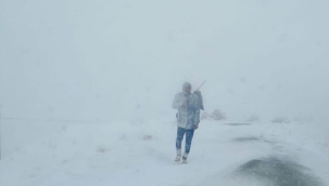 Tipide kalan imam çantasındaki elbiseleri yaktı