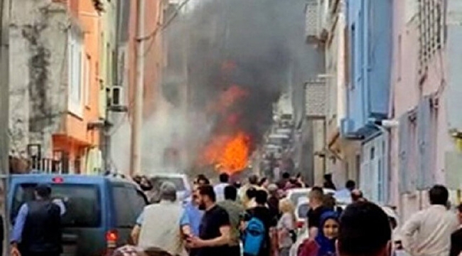 Bursa'da, evlerin arasına eğitim uçağı düştü