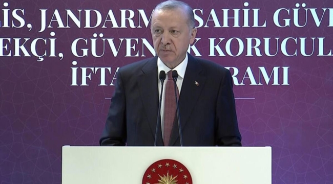Erdoğan: "Tepelerine biniyor, başlarını eziyoruz"
