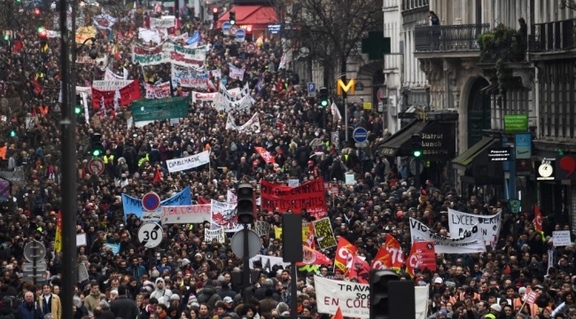 Fransa'da cumhurbaşkanı adaylarına protesto