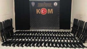 Hakkari'de 140 pompalı av tüfeği ele geçirildi