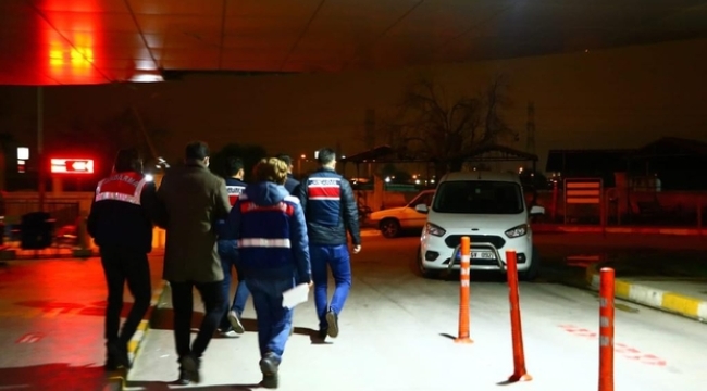 İzmir'de FETÖ operasyonunda 99 kişiye gözaltı 