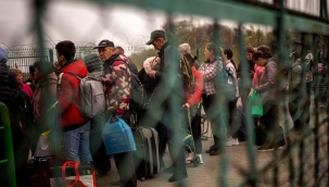 Son 24 saatte en az 45 bin kişi Ukrayna'dan kaçtı