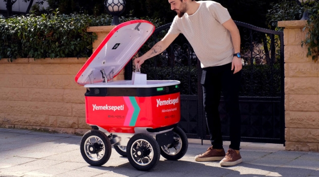 Yemeksepeti siparişleri robot YEBO'yla dağıtacak