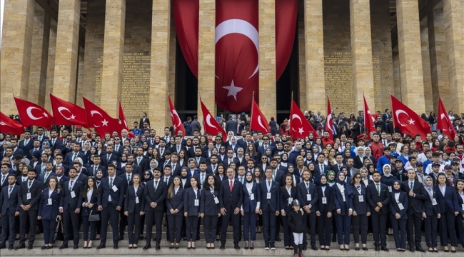 Anıtkabir'de 19 Mayıs kutlaması yapıldı