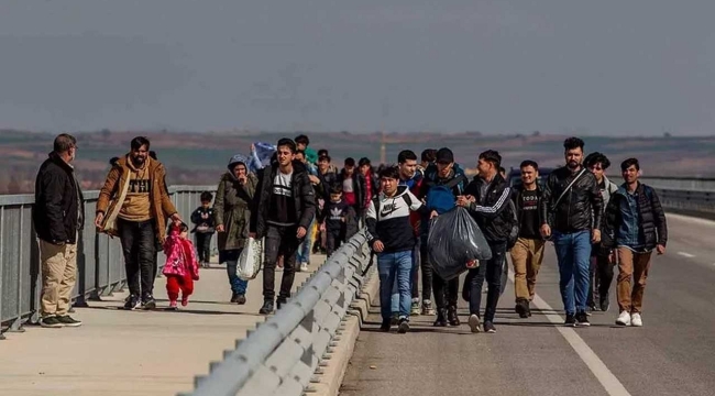 Yeni Şafak: "Suriyeliler kalsın" diyenler %3,8