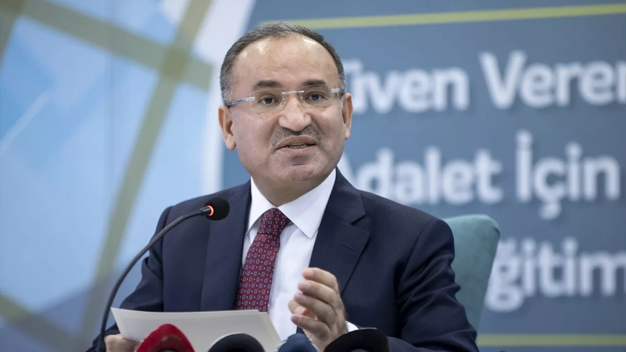Bozdağ: "Atatürk'ten sonra tek lider Erdoğan'dır"