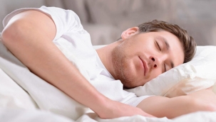 Orta yaş için 7 saatlik uyku "ideal" kabul edildi