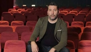 Emre Kınay, Londra'da tiyatro açıyor