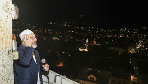 Erbaş Bosna'da minareden ezan okudu