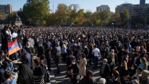 Erivan sokaklarında "Paşinyan istifa" sloganları