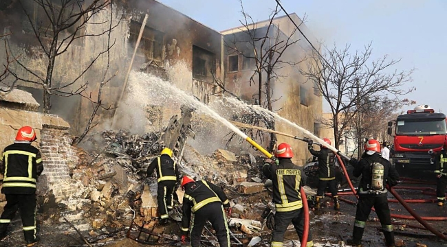 İran'da bir savaş uçağı düştü