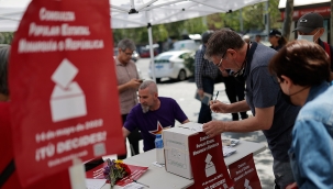 İspanya'da monarşi ve cumhuriyet seçimi yapıldı