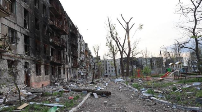 Mariupol'deki bir bodrumda 200 ceset bulundu