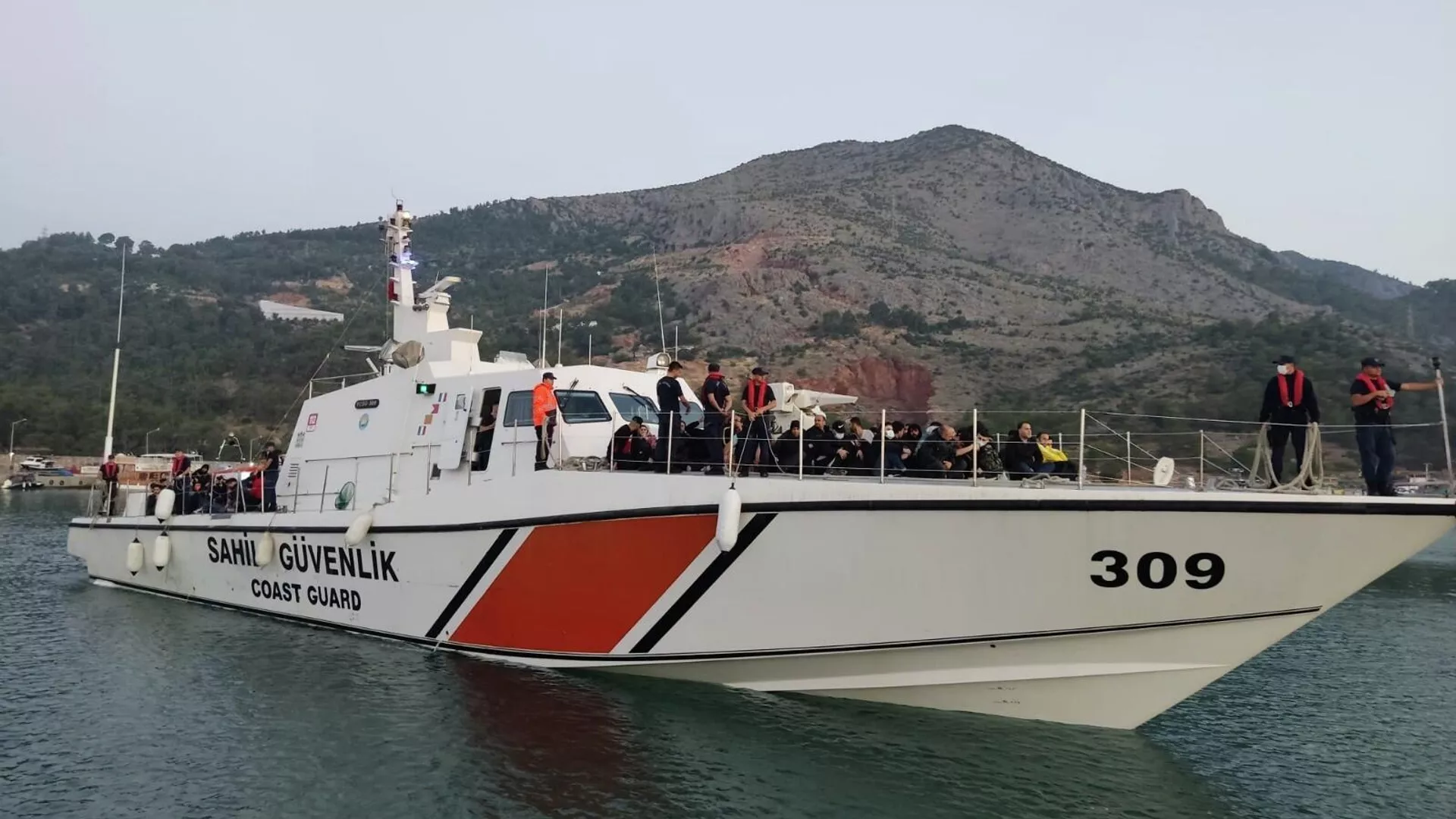 Mersin açıklarında 223 kaçak göçmen yakalandı