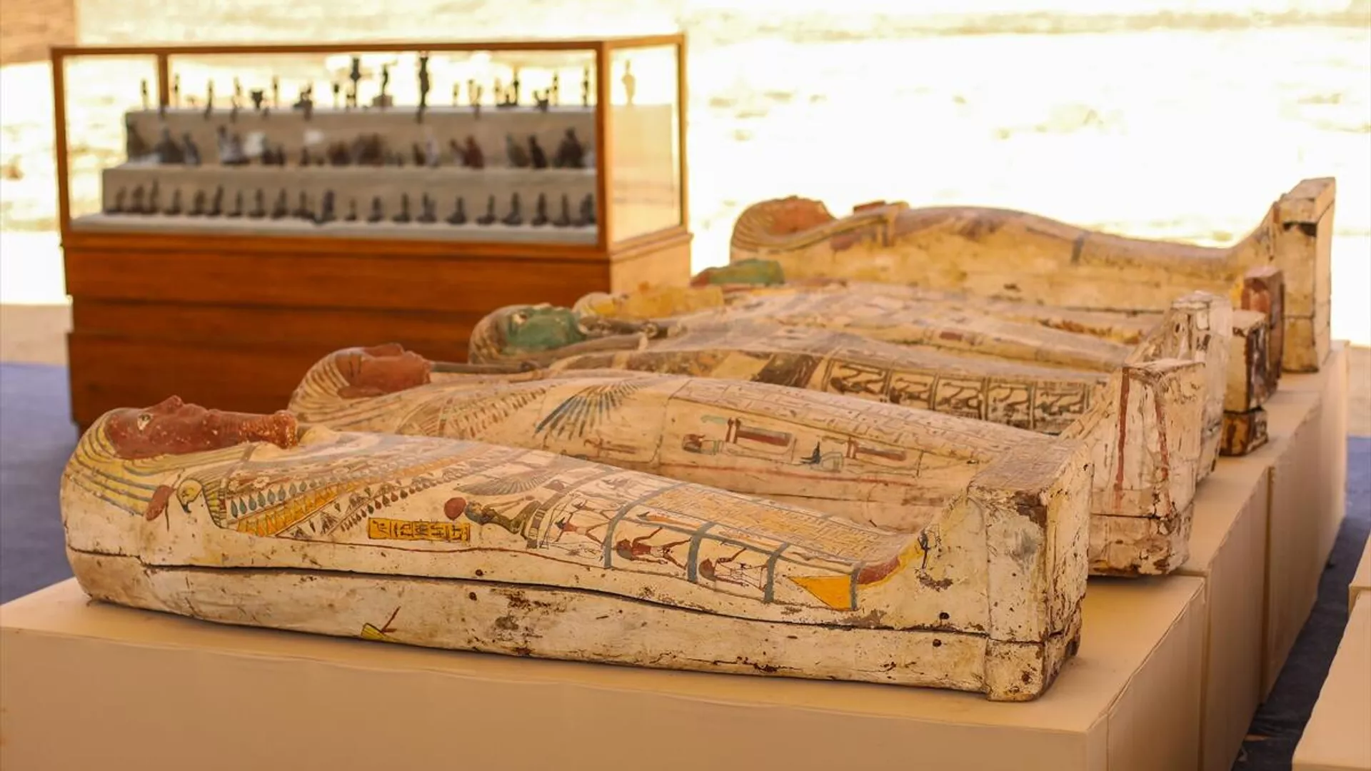 Arkeologlar Mısır'da 250 mumya buldu