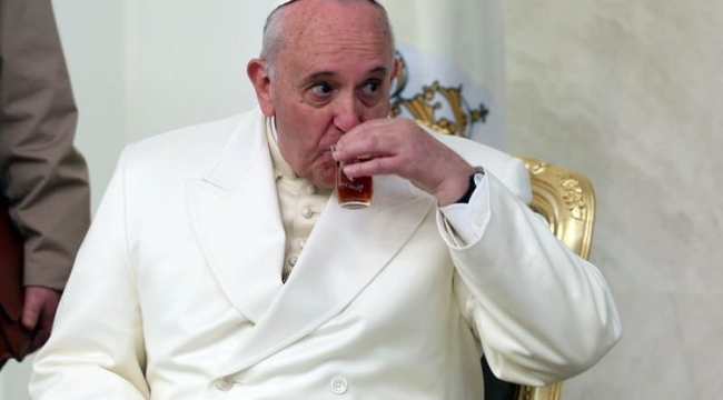Papa, Putin ile görüşmek istediğini söyledi