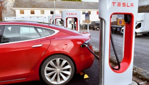 Tesla, 100 yıla kadar dayanabilen batarya üretecek