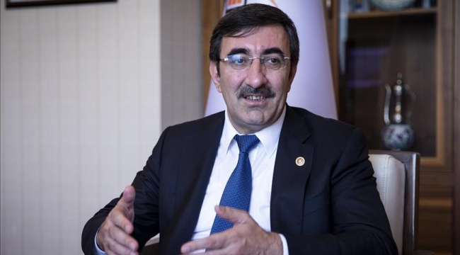 Yılmaz: "Bir süre daha enflasyon ile yaşayacağız"