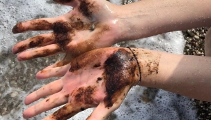 Antalya sahillerini petrol atıkları sardı