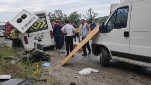 Balıkesir'de trafik kazası: 8 ölü, 10 yaralı