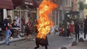 Galata'da kendini yakan kişi hayatını kaybetti