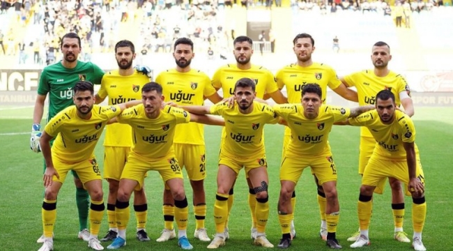 İstanbulspor 17 yıl sonra Süper Lig'e çıktı