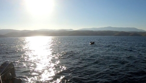 İzmir açıklarında 75 kaçak yakalandı