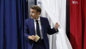 Macron, parlementoda salt çoğunluğu kaybediyor