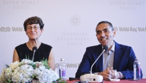 Türeci ve Şahin'e Üstün Hizmet Ödülü verildi