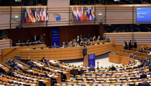 Ukrayna ve Moldova AB için "aday ülke" olacak