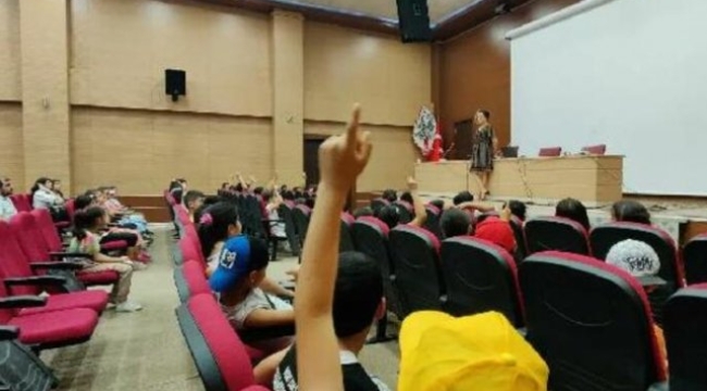 Urfa'da din görevlisi, kadın konuşmacıyı uyardı