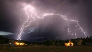 Bismil'de üstüne yıldırım düşen çocuk vefat etti