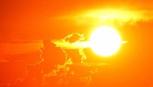 Antalya'da, sıcaklıklar artmaya devam ediyor