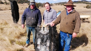 Avustralya'da bir çiftliğe uzay enkazı düştü