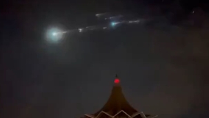 Kontrolden çıkan Çin roketi okyanusa düştü