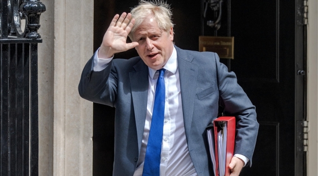 Boris Johnson istifa ettiğini açıkladı